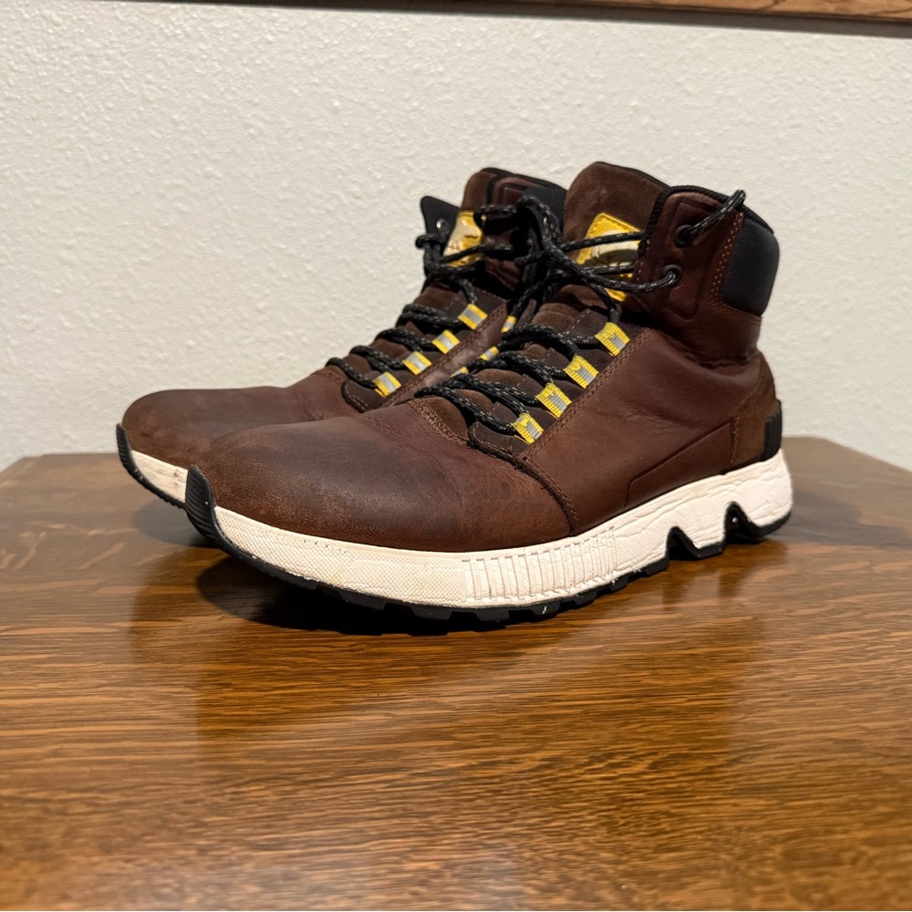 Sorel Men's Brown and Black Boots - Picture 2 of 10